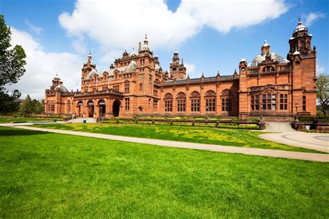 The Kelvingrove Art Gallery and Museum: A Must-See for Culture Vultures and Dinosaur Enthusiasts!